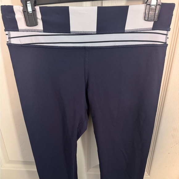 Lululemon Run: Inspire Crop II Deep Indigo / Wide Bold Stripe White Deep Indigo - Picture 4 of 13